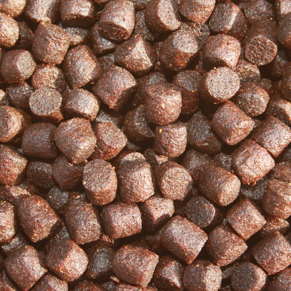 Frühjahrsfutter Koifutter energiereich teilsinkend hochverdaulich Spirulinafutter Koi 6mm 5kg Eimer