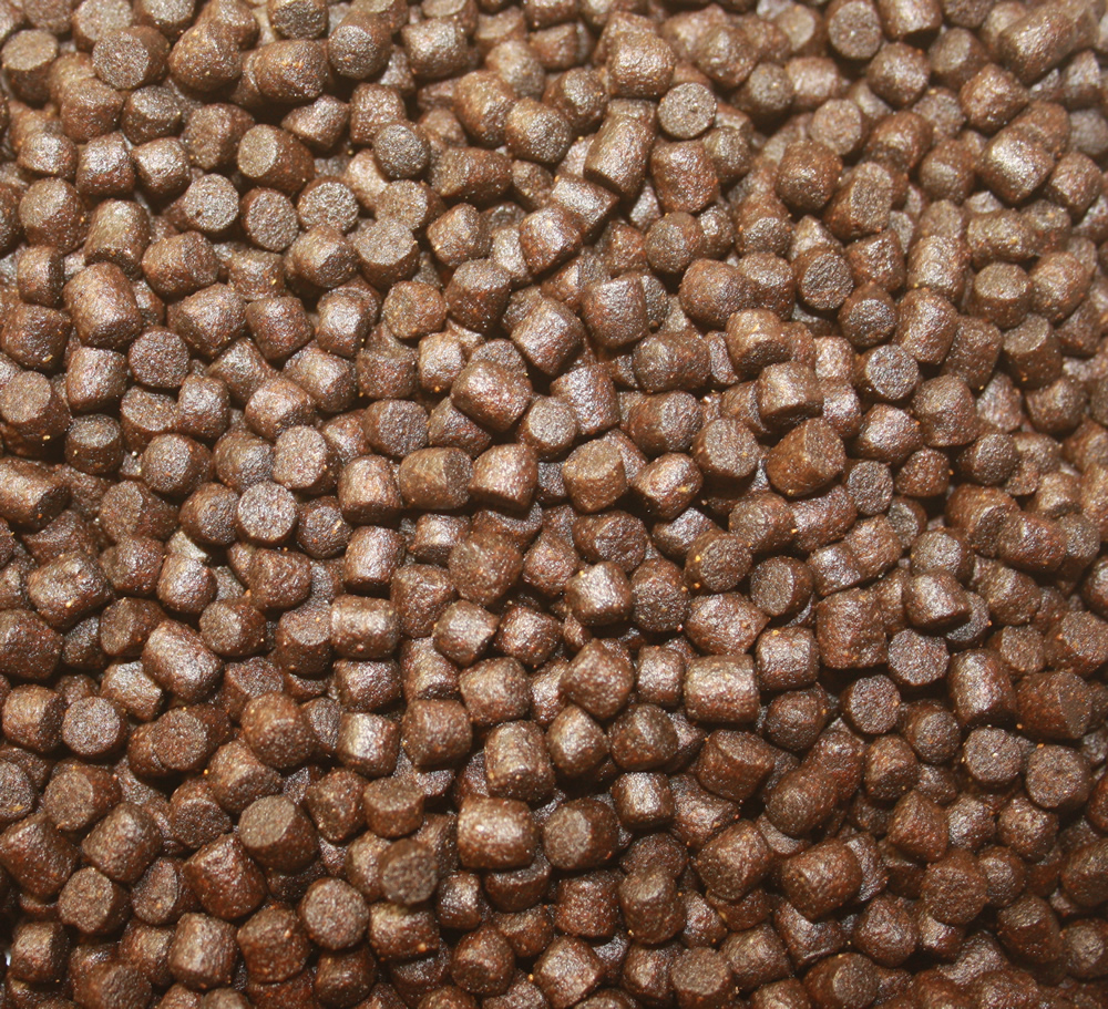 Koifutter Premium Wachstumsfutter,  Sommerfutter  Koi, Top Color + Shape, Vitalität, Farbe 6mm 2kg