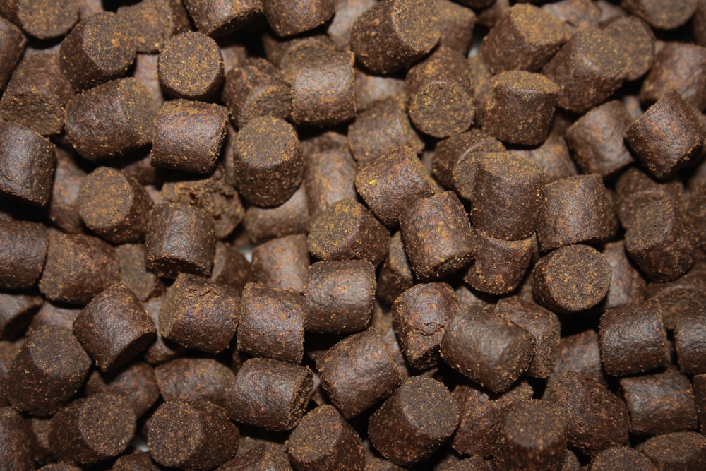Störfutter 8mm Pellets, Energiefutter für große Störe, Sinkfutter, Kraftfutter, Tomodachi  10kg